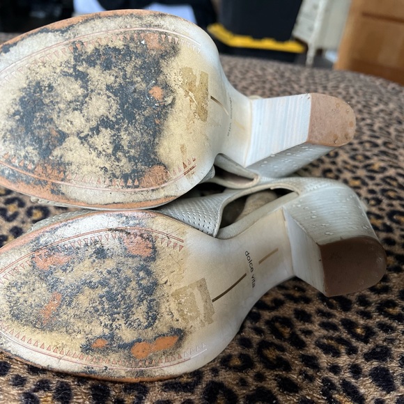 Dolce Vida Size 8 distressed open toe heels - Picture 6 of 6